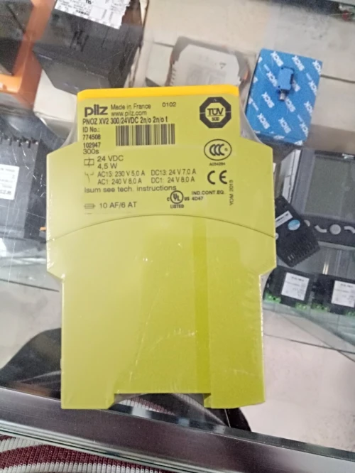 RELAIS DE SECURITE PILZ PNOZ XV2 