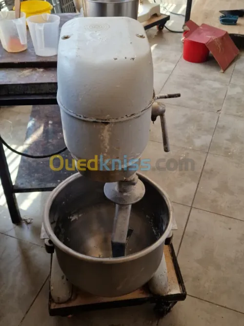 BATTEUR SINMAG 10 LITRES