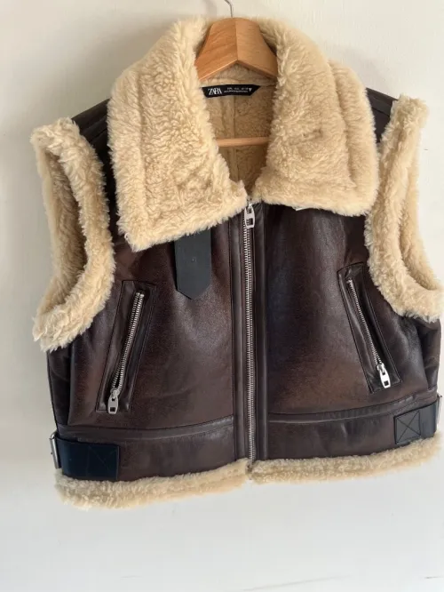 Veste sans manche, gilet fourrure ZARA