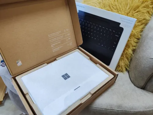Microsoft surface pro 10 for business Intel ultra 5 135U RAM 16Go 256G SSD 