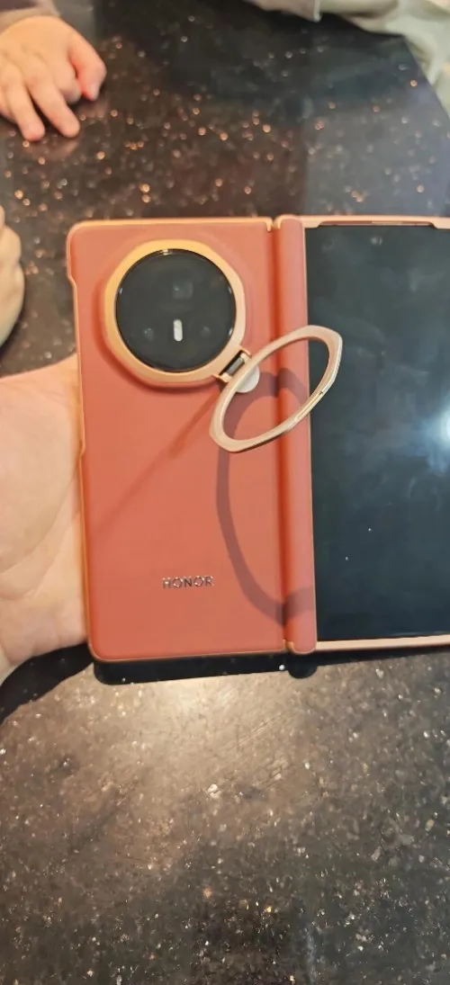 Honor Magic v3
