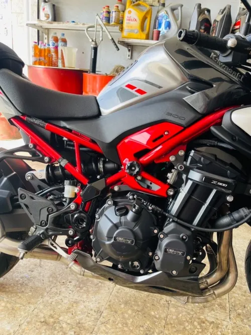 Kawazaki Z900 2025