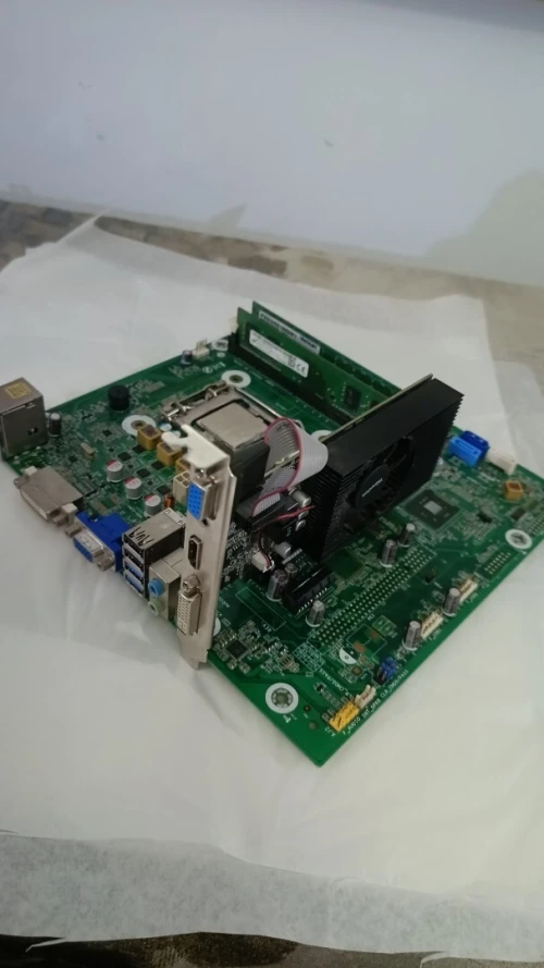 Pack carte mère CPU RAM HDD et carte graphique