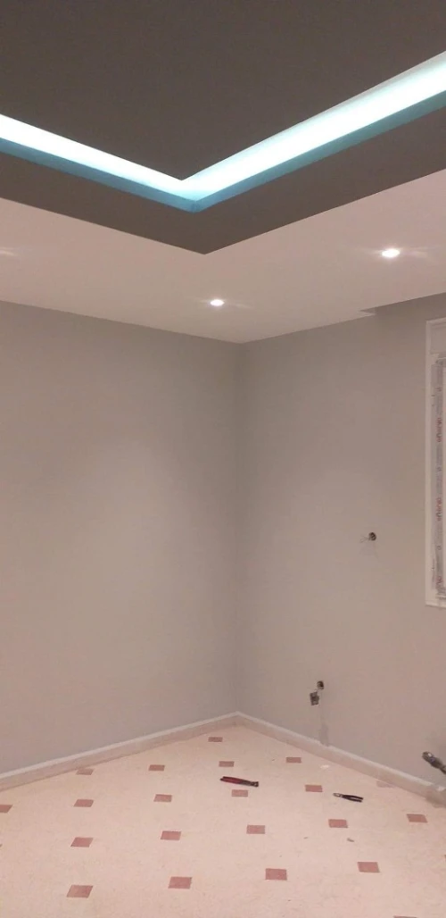 Tout type de travaux de Placoplâtre et PVC et pinteur et masonri et électricité 
