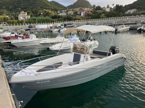 Bateau Hors-bord