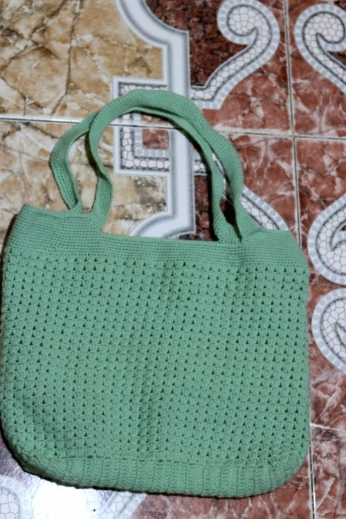 sacs fabriqués à la main, réalisés avec soin au crochet/coutons 