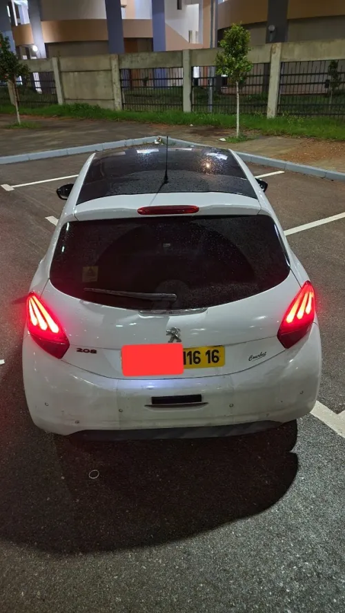 Peugeot 208 2016 Allure Facelift