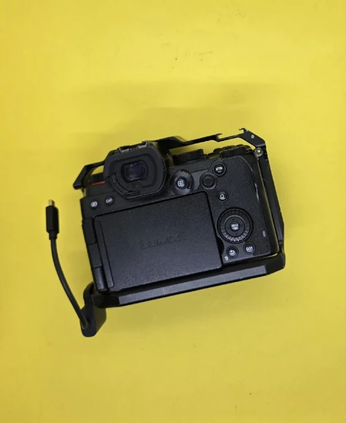 Panasonic Lumix S5 [9K]