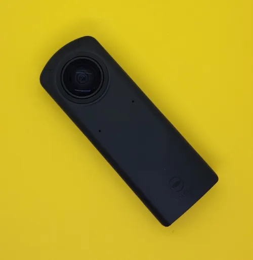 RICOH THETA Z1