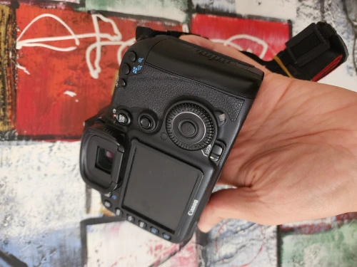 Canon 7D [14K]