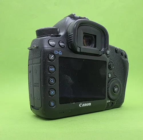 Canon 5D Mark III [270K]