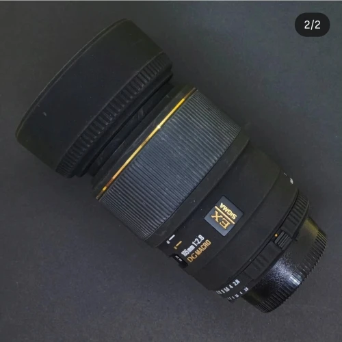 Nikon Sigma 105mm f/2.8 EX DG Macro