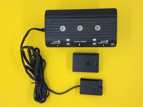 Sony Adaptateur multi batteries NPA-MQZ1K