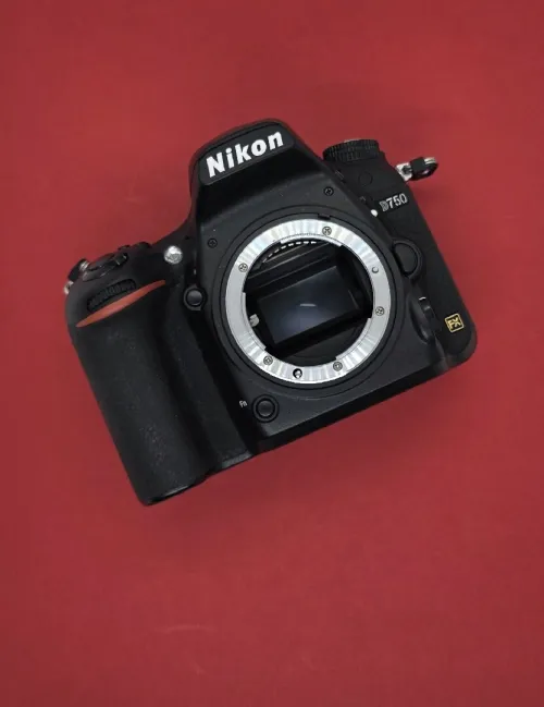 Nikon D750 [6K]