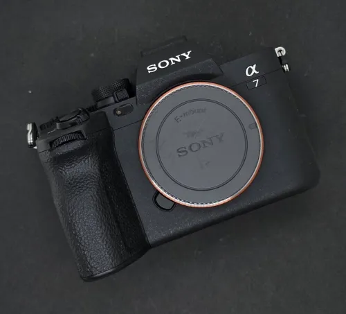 Sony Alpha A7 IV [3K]
