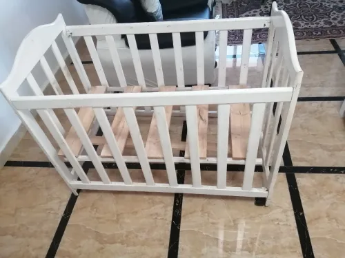 Lit bébé commode سرير الأطفال 