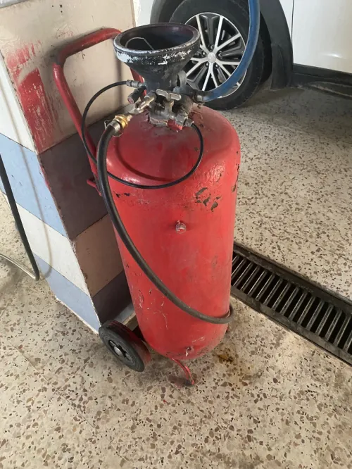 MATERIEL POUR LAVAGE AUTO