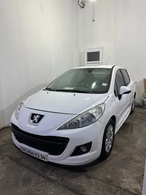 Peugeot 207 plus 2012 