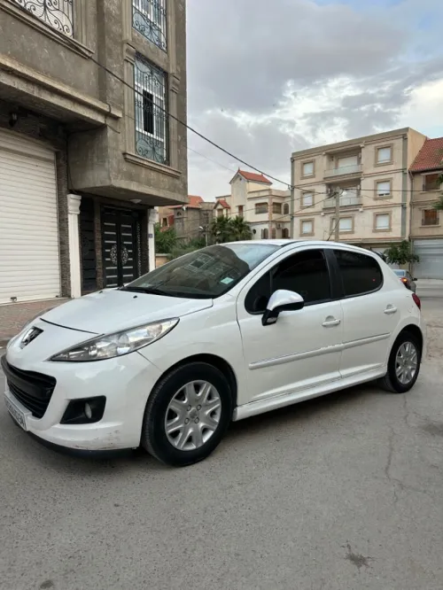 Peugeot 207 plus 2012 
