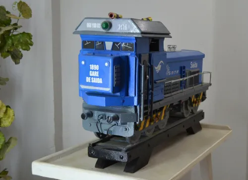Maquette de Locomotive Diesel 3e Gen Modèle réduit en bois, échelle 1:16