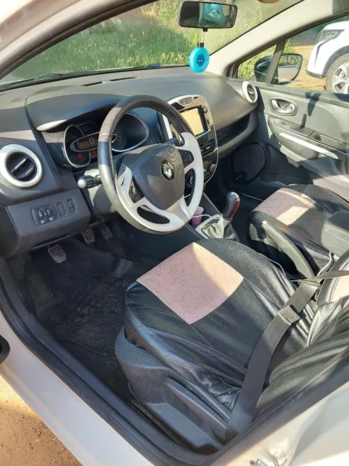 Renault Clio 4 2015 Ivory