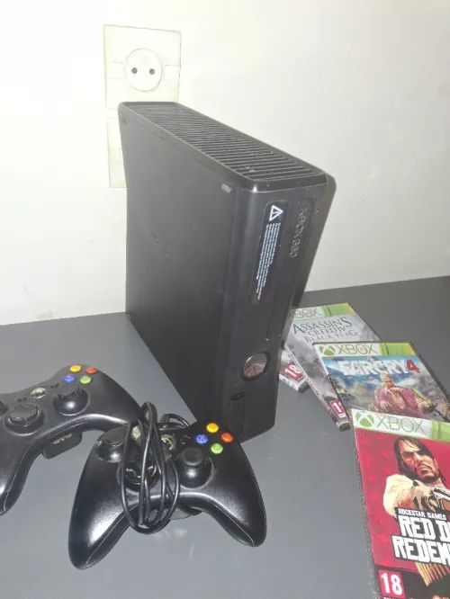 XBOX 360 SLIM