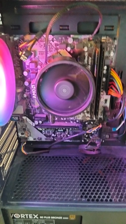 PC Gaming Multimédia للبيع حالة ممتازة
