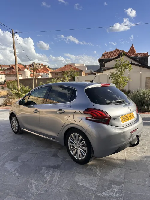 Peugeot 208 2019 Allure Facelift