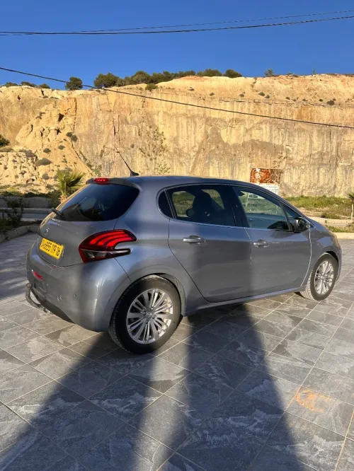 Peugeot 208 2019 Allure
