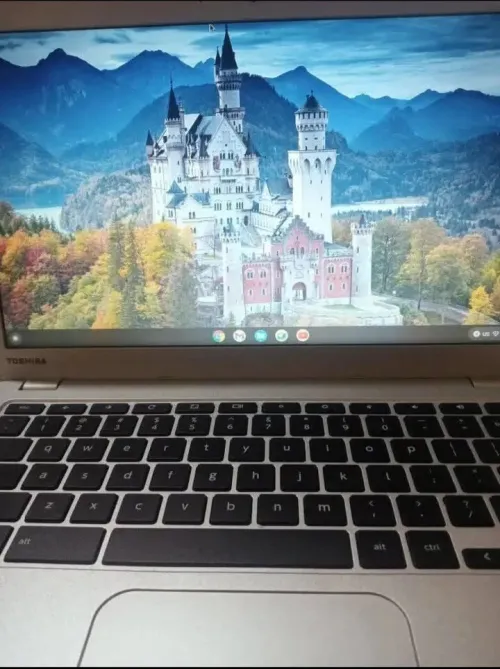 Chromebook toshiba avec table / 4Gb ram / 15GB SSD / processeur Intel 