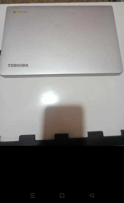 Chromebook toshiba avec table / 4Gb ram / 15GB SSD / processeur Intel 