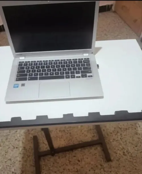Chromebook toshiba avec table / 4Gb ram / 15GB SSD / processeur Intel 