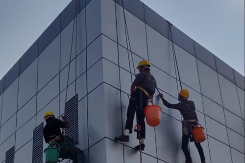 Société de nettoyage des maisons et façades, les vitres, nettoyage fin de chantier, ponçage lustrage carrelage marbre, entreprise de nettoyage & désinfection
