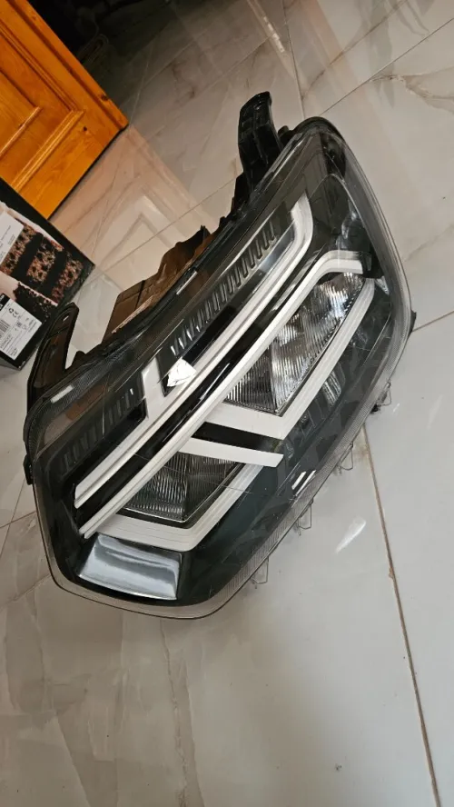 Phare gauche Dacia Duster 2