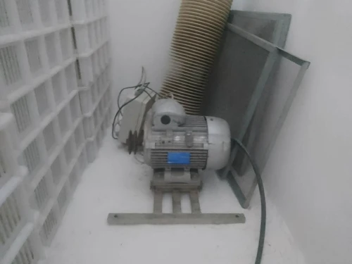 02 Groupes electrogaines + couvoir 24000