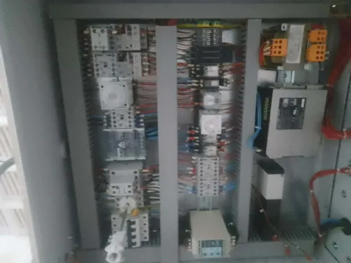 02 Groupes electrogaines + couvoir 24000