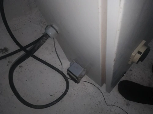02 Groupes electrogaines + couvoir 24000