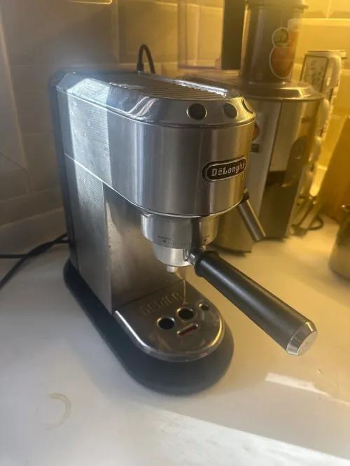 Machine à café Barista Delonghi Dedica EC685 