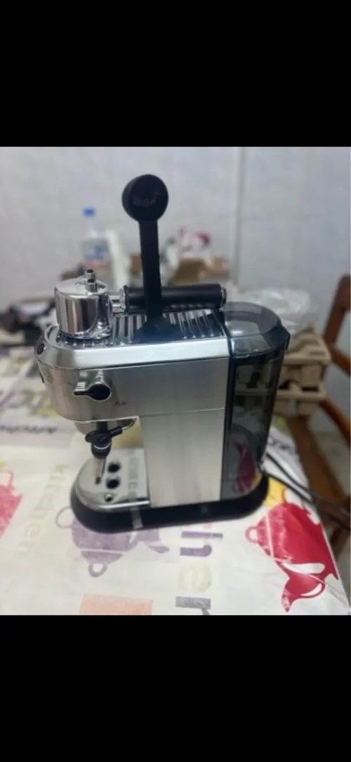 Machine à café Barista Delonghi Dedica EC685 