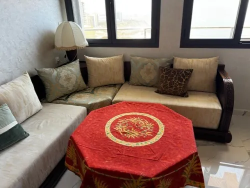 Salon Marocain Complet  Style traditionnel  Bois sculpté  Tissu jacquard doré