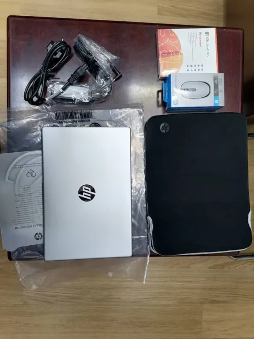 Pack PC Ultra-Portable HP 14-ep0013nf 14" Intel Core i3 8Go RAM 512Go SSD rapatrié de France "CABA"