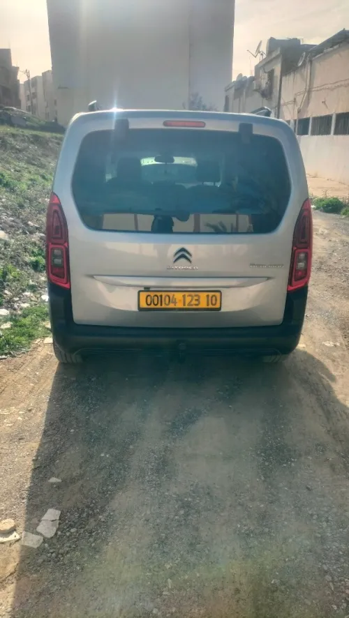 Citroen Berlingo 2023 Voiture familiale