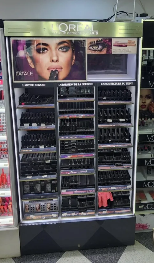 Prisontoir cosmétiques et maquillage 