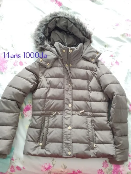 Vêtements pour filles.