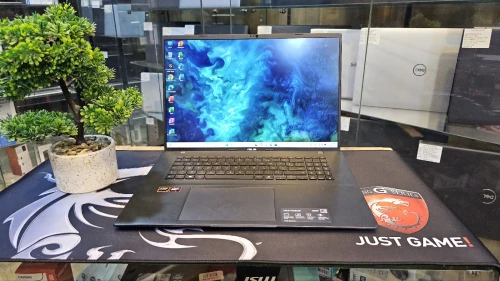 Asus vivobook 18