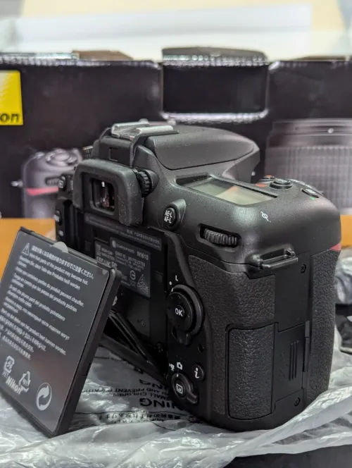 Nikon nue neuf 