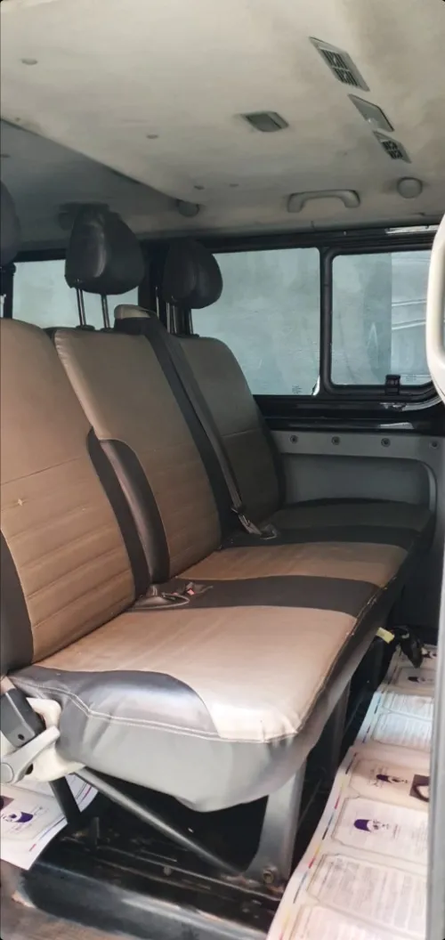 Location fourgan 8 place avec chauffeur 