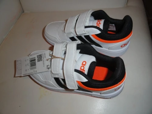 TRAINING CUIRE ADIDAS POUR FILLETTE MODEL 2025