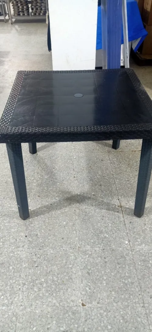 Chaise et table 