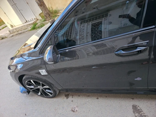 Volkswagen 8.5 2025 R blak edition